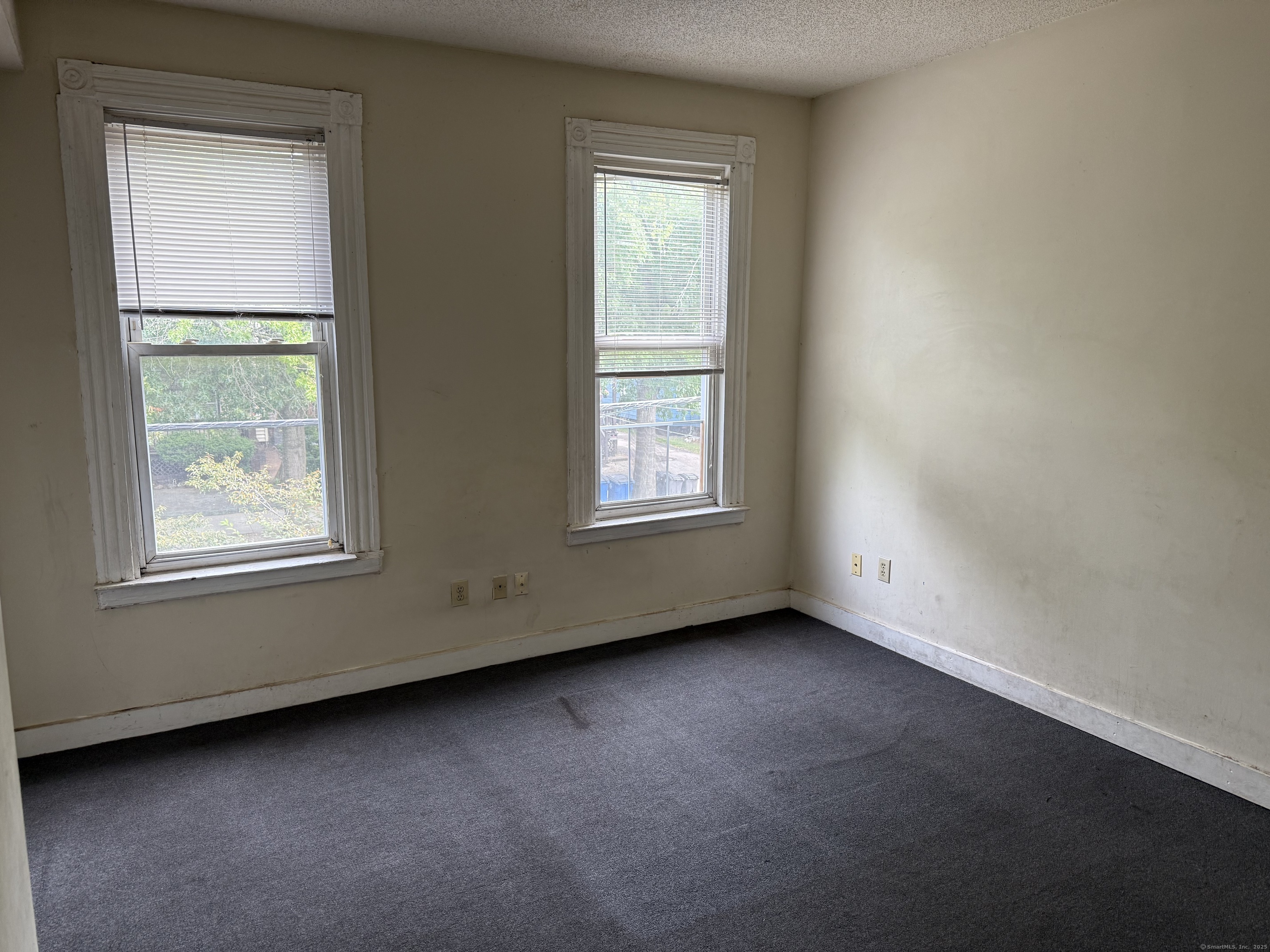 40 Shelton Avenue New Haven, CT 06511 - Photo 10 of 13 an empty room with a window
