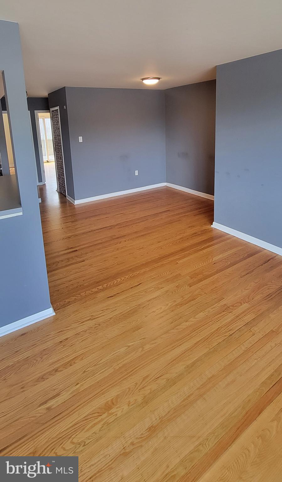 7828 Hasbrook Avenue Philadelphia, PA 19111 - Photo 3 of 11