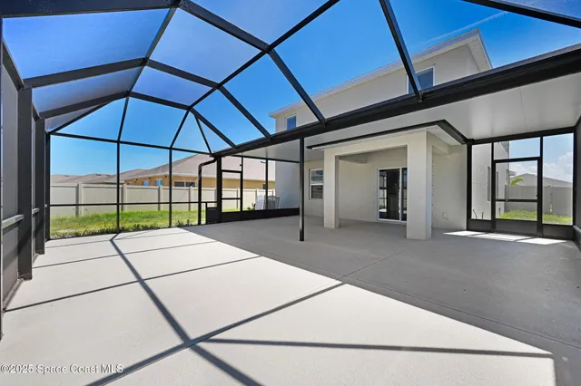 a view of an indoor garage