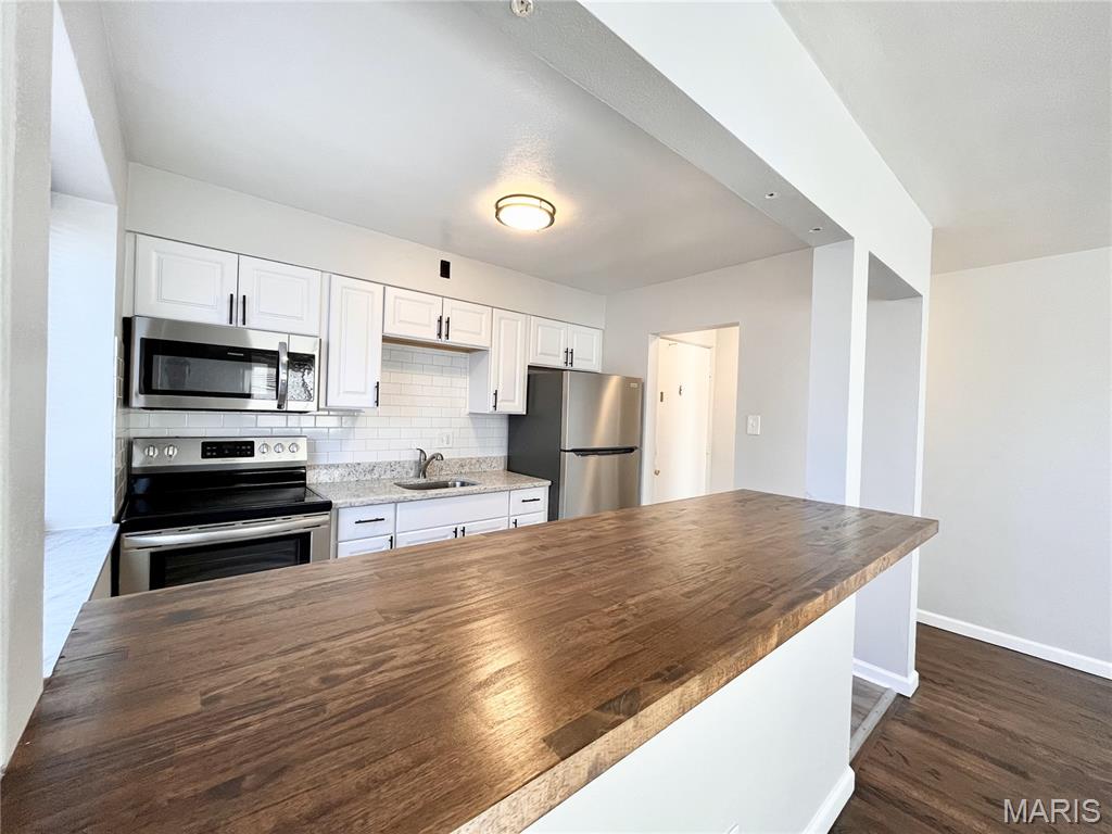 3546 Morgan Ford Road, Unit 8 St. Louis, MO 63116 - Photo 2 of 9