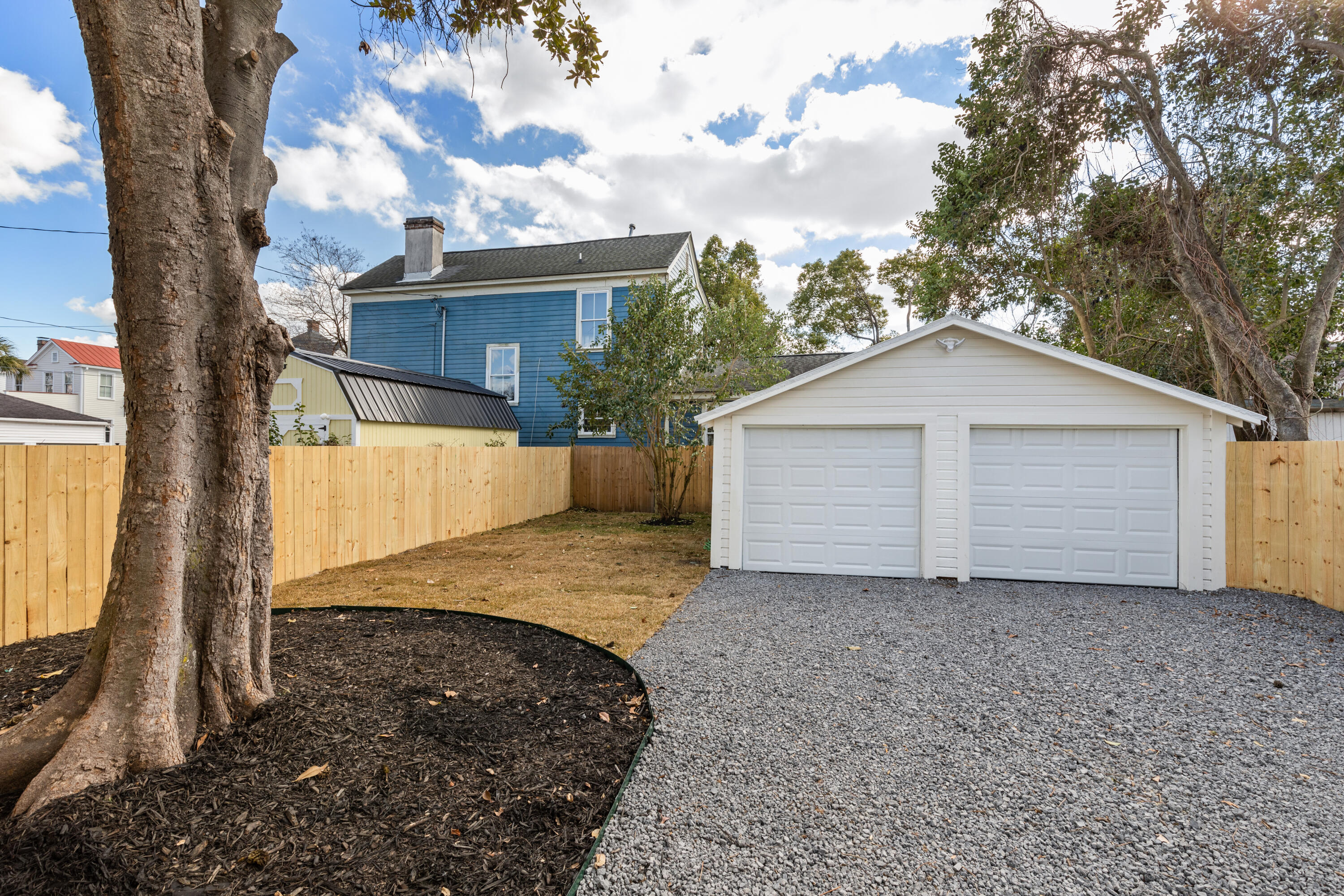 327 Sumter Street Charleston, SC 29403 - Photo 20 of 51 327 Sumter Street