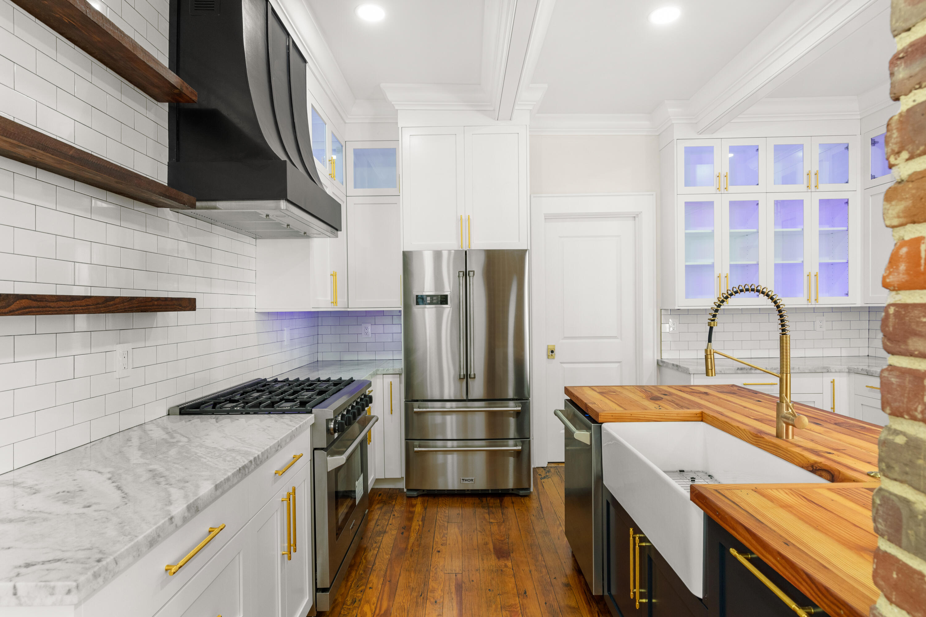 327 Sumter Street Charleston, SC 29403 - Photo 8 of 51 327 Sumter Street