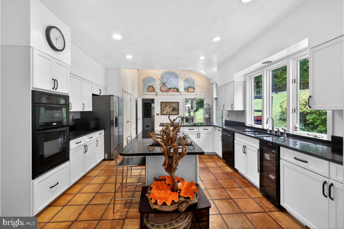 10320 Glen Road Potomac, MD 20854 - Photo 5 of 75