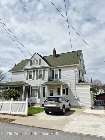 $1,400 | 109 Salem Avenue, Unit 1, Carbondale, PA 18407