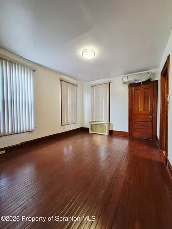 $1,400 | 109 Salem Avenue, Unit 1, Carbondale, PA 18407