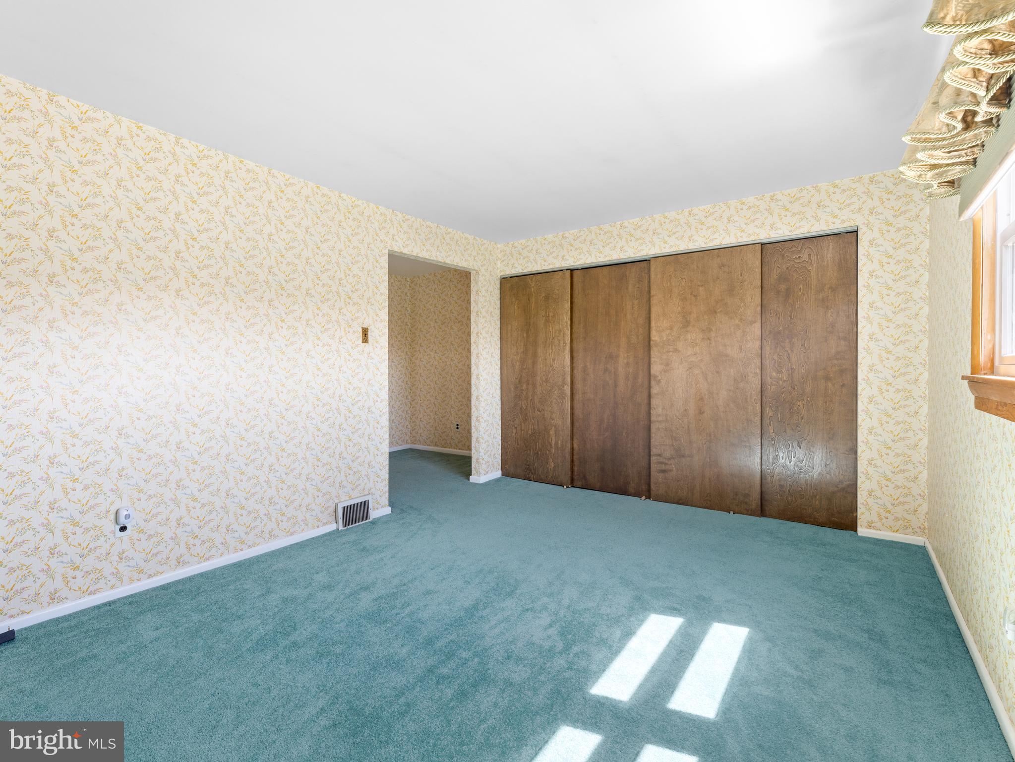 3840 Greenacres Road Philadelphia, PA 19154 - Photo 15 of 29 Master Bedroom/ Wall to Wall Closet