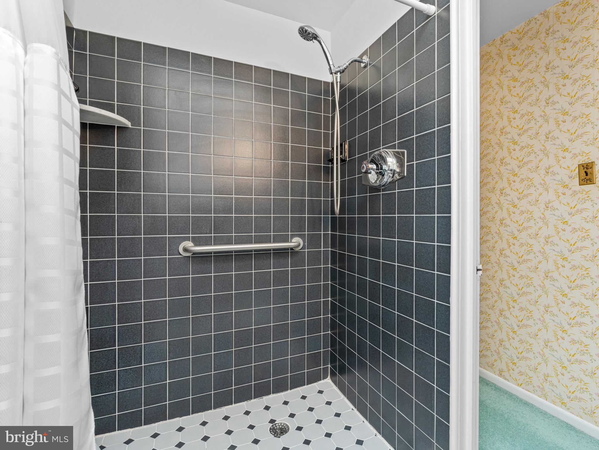 3840 Greenacres Road Philadelphia, PA 19154 - Photo 17 of 29 Master Bath 2