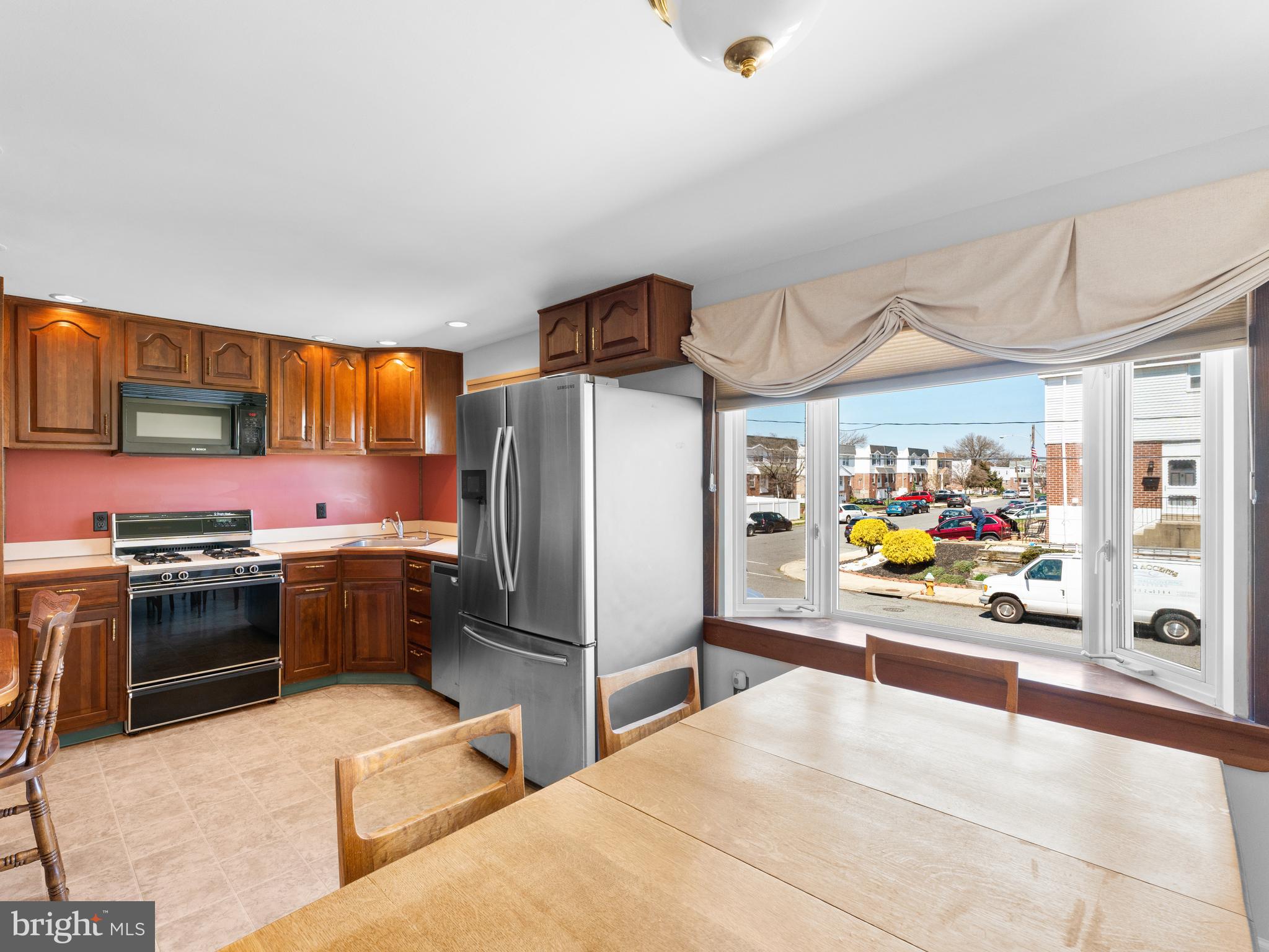 3840 Greenacres Road Philadelphia, PA 19154 - Photo 6 of 29 Kitchen/Eat in