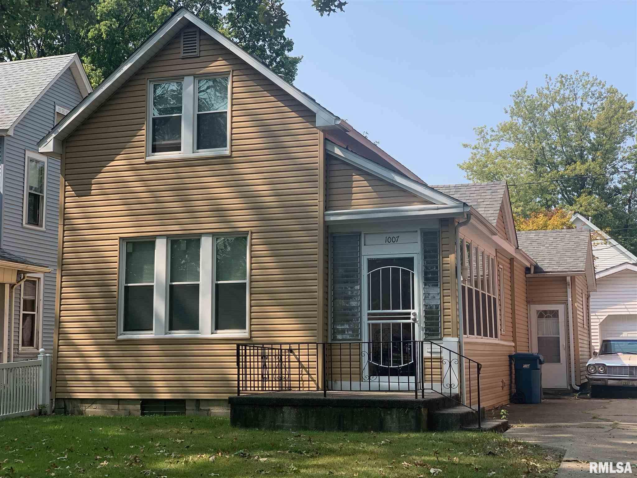 1007 South College Street Springfield, IL 62704 - Photo 1 of 39 Gallery Image 1
