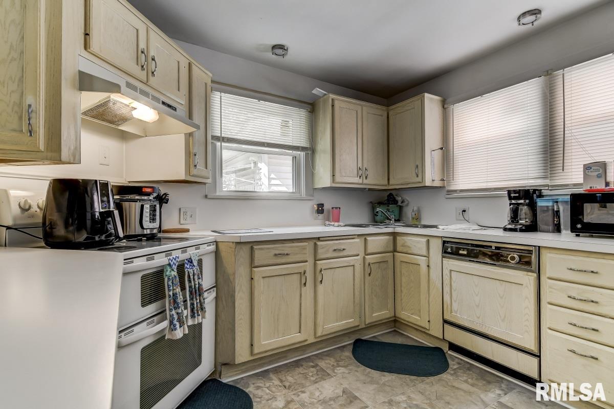 1007 South College Street Springfield, IL 62704 - Photo 27 of 39 Gallery Image 27