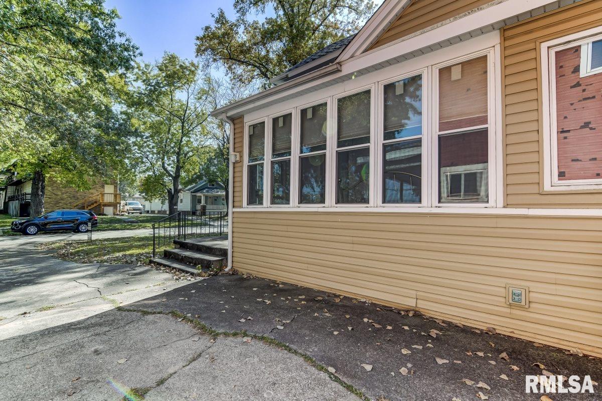1007 South College Street Springfield, IL 62704 - Photo 6 of 39 Gallery Image 6