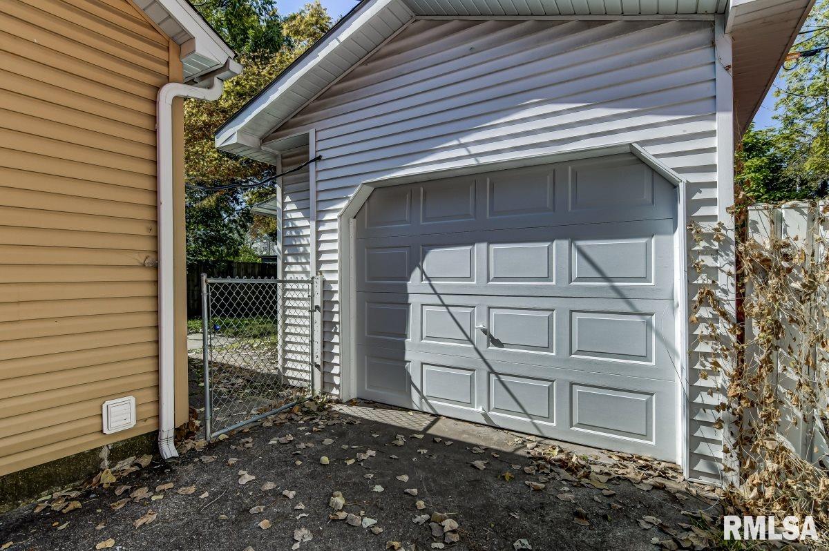 1007 South College Street Springfield, IL 62704 - Photo 7 of 39 Gallery Image 7
