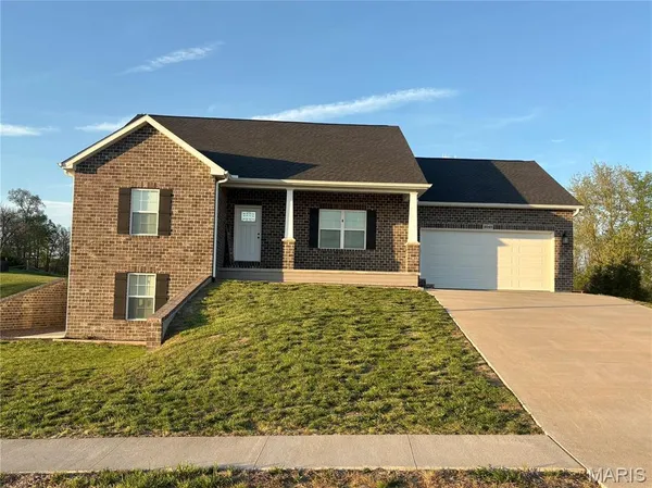 $429,500 | 3040 Clear Spring Place, Jackson, MO 63755