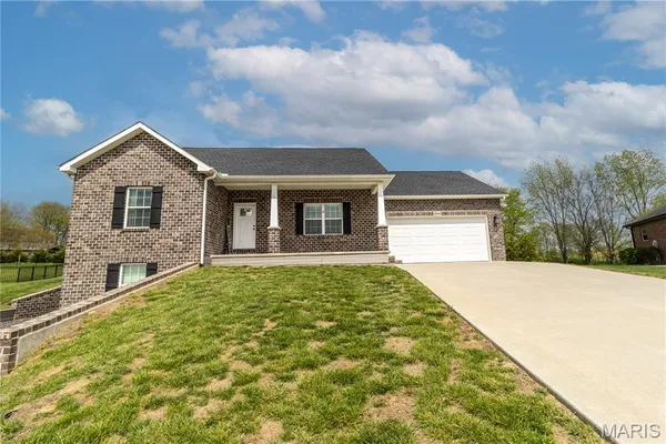 $429,500 | 3040 Clear Spring Place, Jackson, MO 63755
