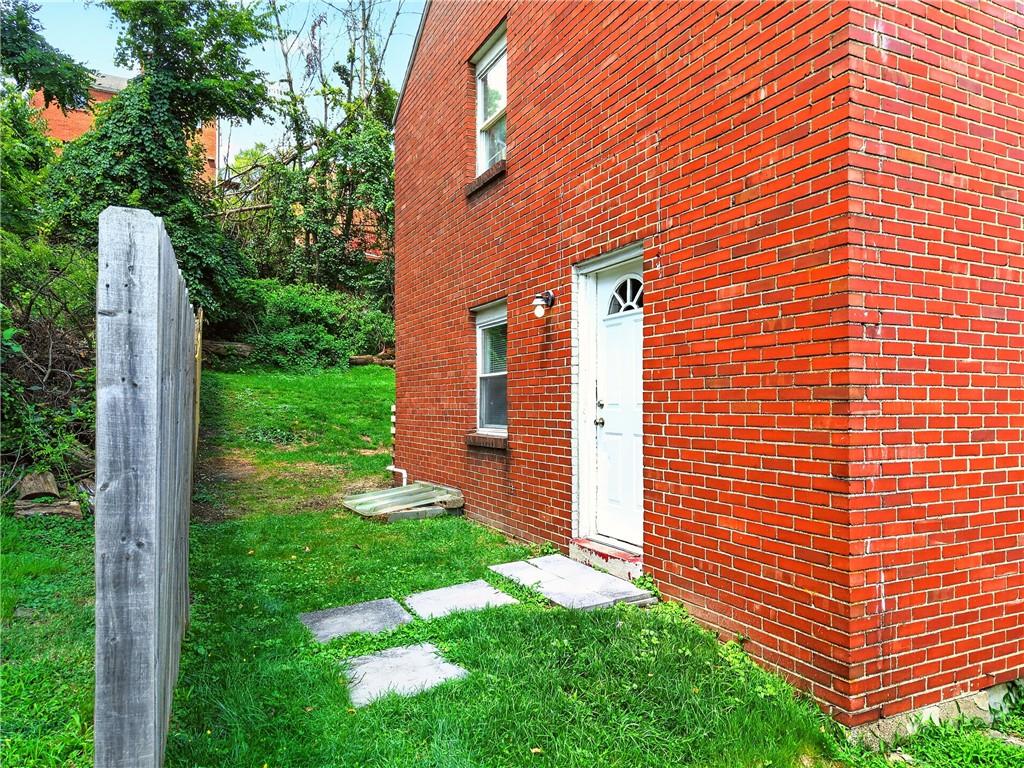 1629 Laketon Road, Unit 1627 Pittsburgh, PA 15221 - Photo 35 of 39 Gallery Image 35