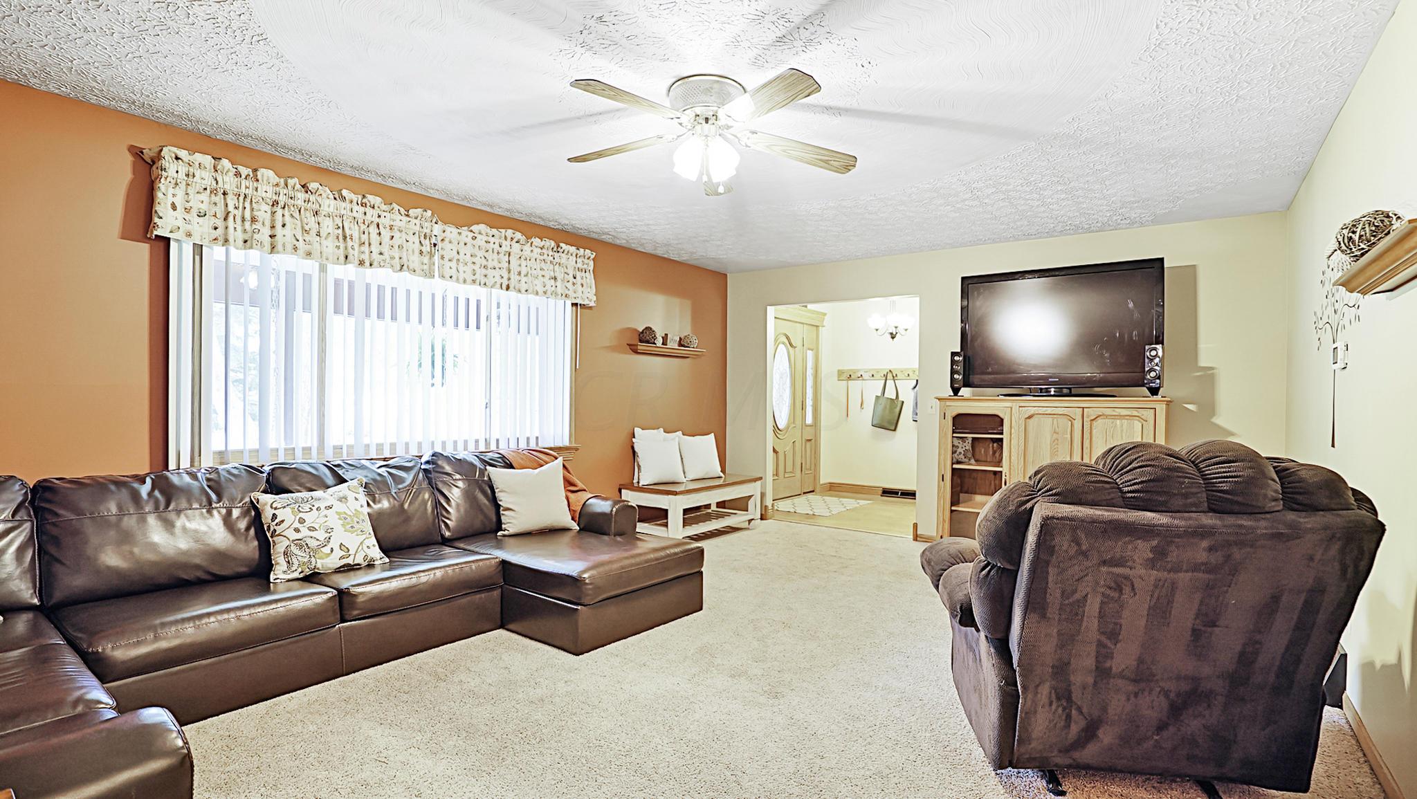 266 Broken Arrow Road Columbus, OH 43230 - Photo 9 of 32 Gallery Image 9