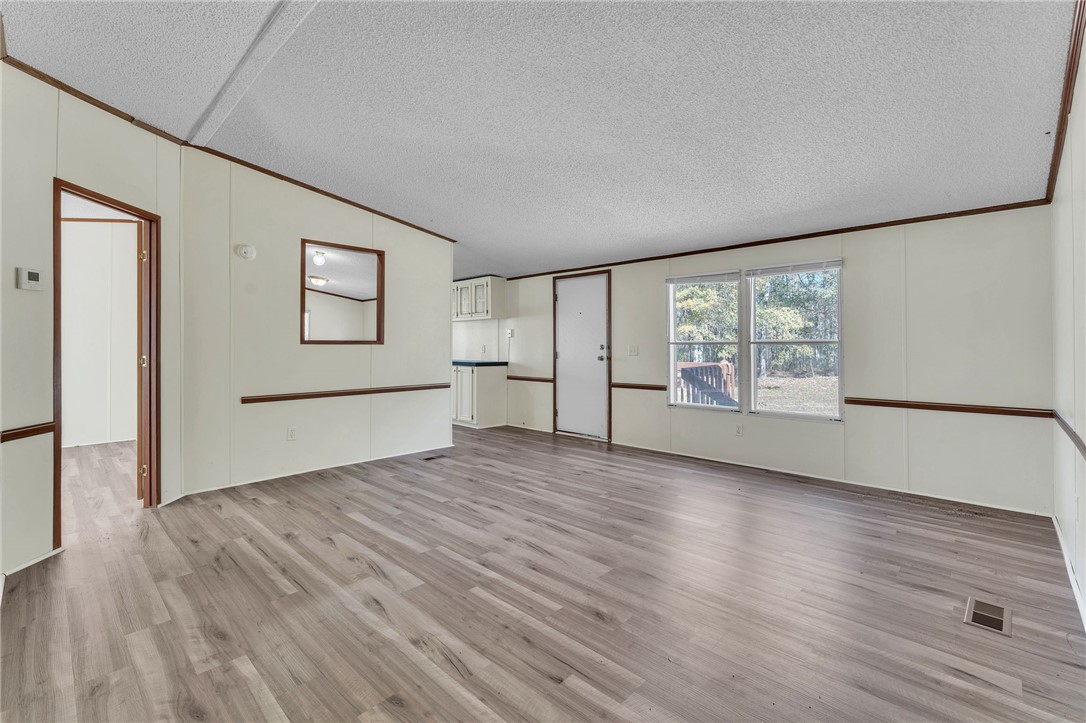 421 Brown Farm Road Seneca, SC 29678 - Photo 4 of 22 Gallery Image 4