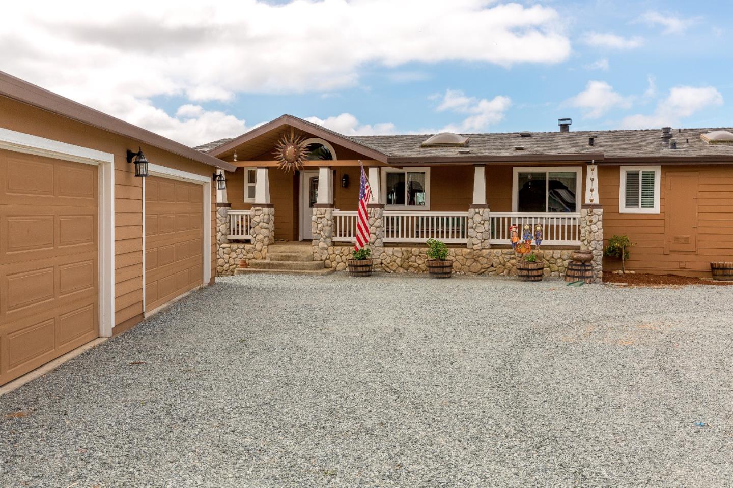 275 Orchard View Drive Watsonville, CA 95076 - Photo 3 of 25