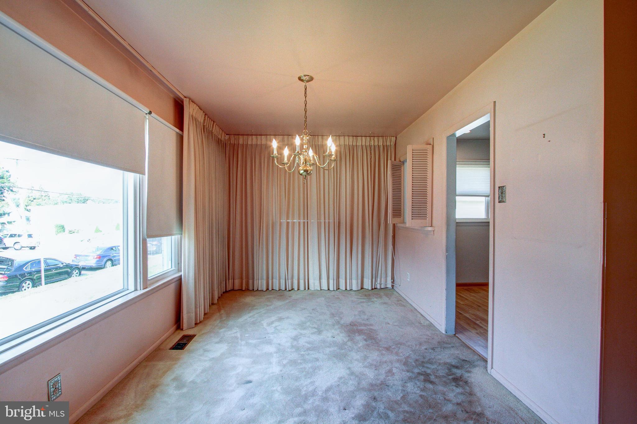 1073 Surrey Road Philadelphia, PA 19115 - Photo 12 of 32
