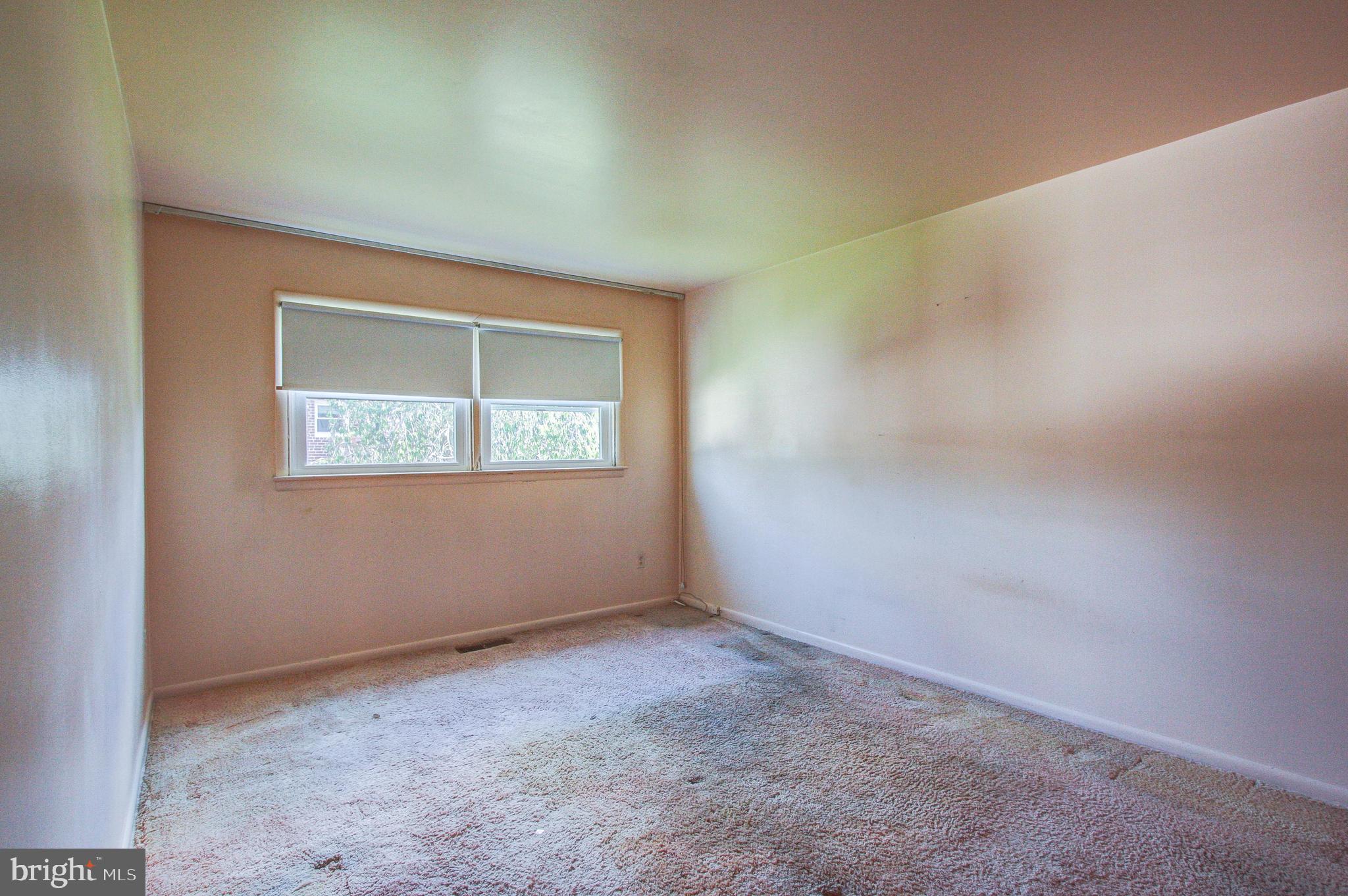 1073 Surrey Road Philadelphia, PA 19115 - Photo 18 of 32