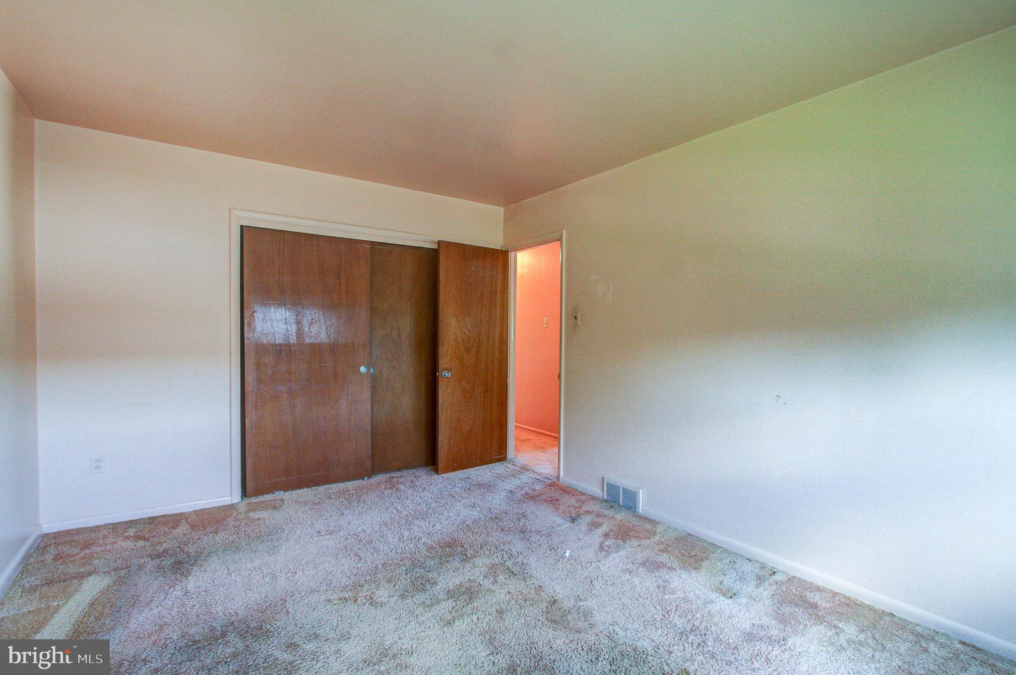 1073 Surrey Road Philadelphia, PA 19115 - Photo 19 of 32