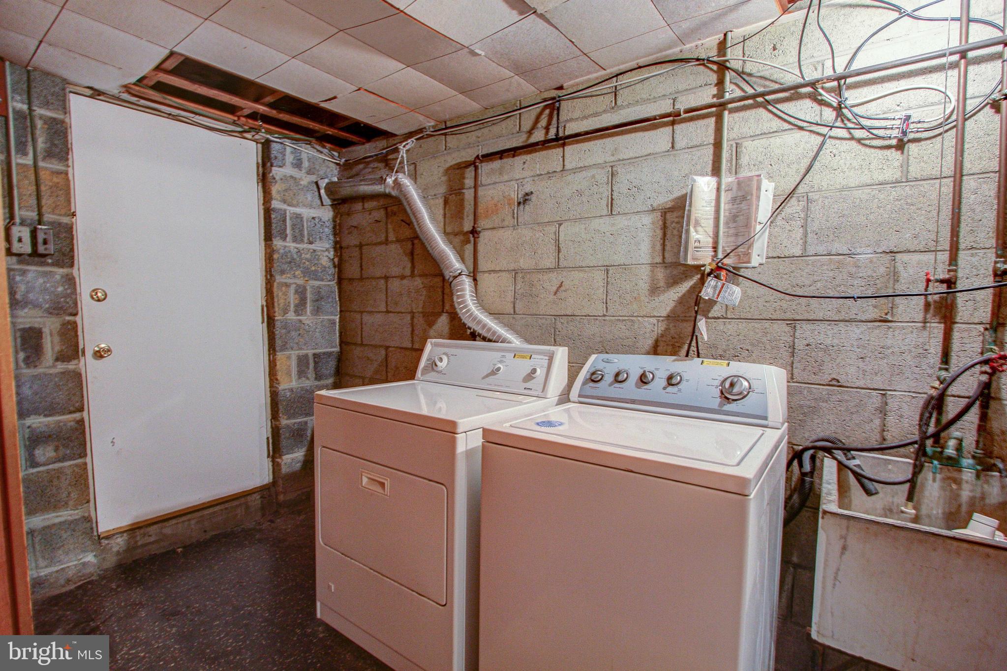 1073 Surrey Road Philadelphia, PA 19115 - Photo 27 of 32