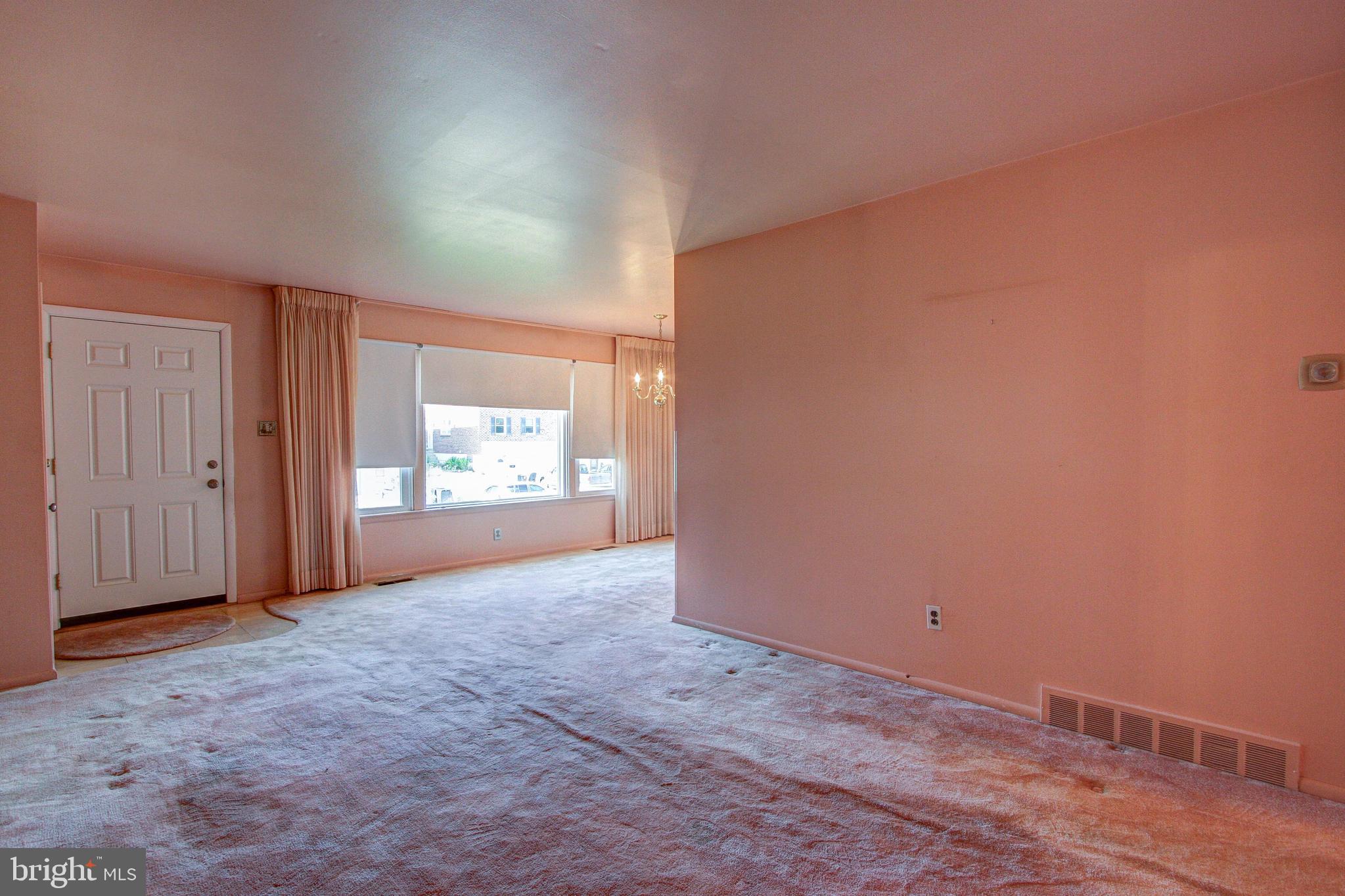 1073 Surrey Road Philadelphia, PA 19115 - Photo 10 of 32