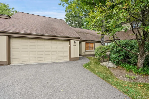 $825,000 | 606D Heritage Hills, Unit C, Somers, NY 10589