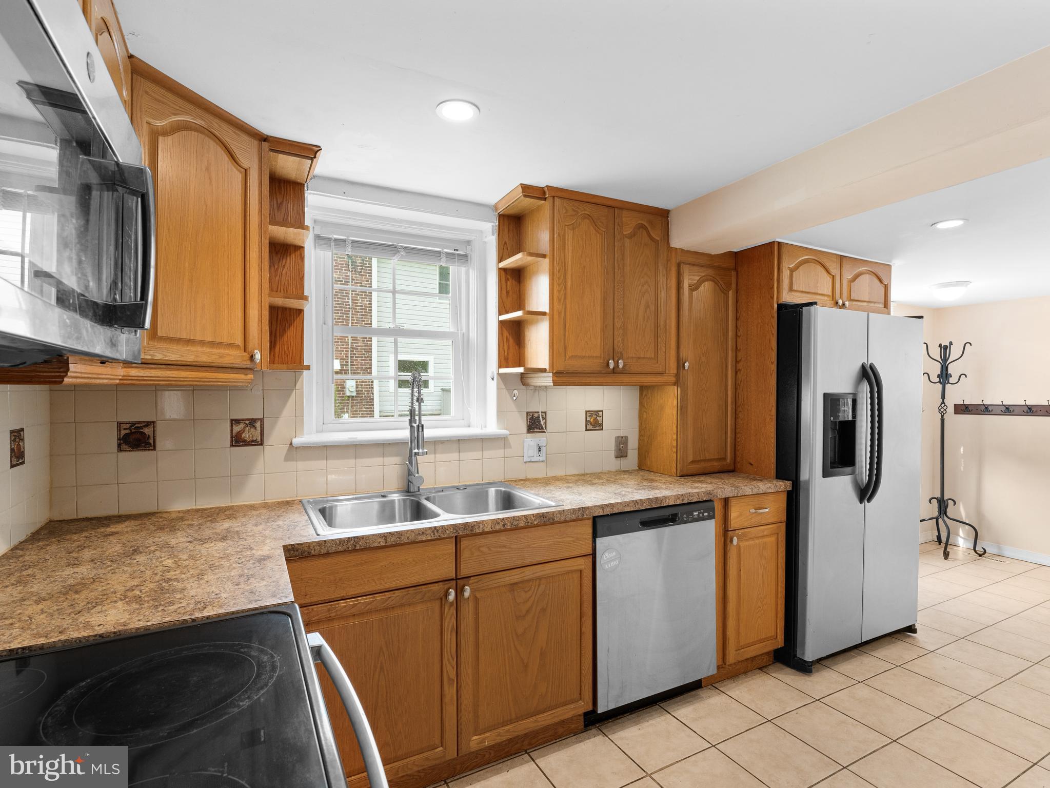 907 Powder Mill Lane Wynnewood, PA 19096 - Photo 8 of 27