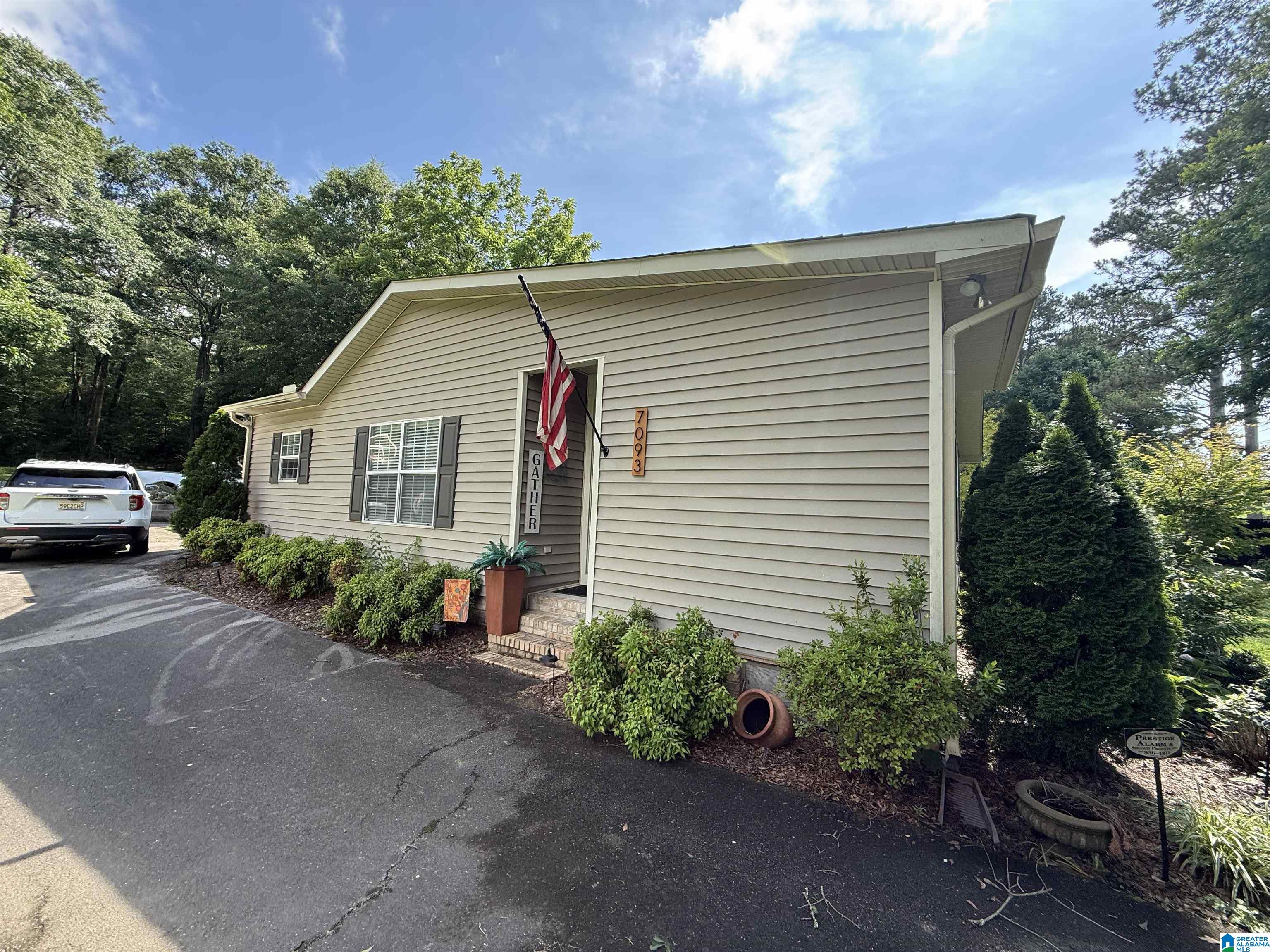 7093 Highway 11 Springville, AL 35146 - Photo 3 of 5