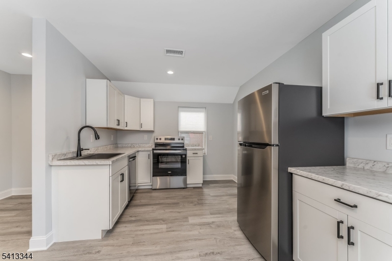 48 West Somerset Street Raritan, NJ 08869 - Photo 3 of 15