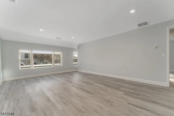 $2,400 | 48 West Somerset Street, Raritan, NJ 08869