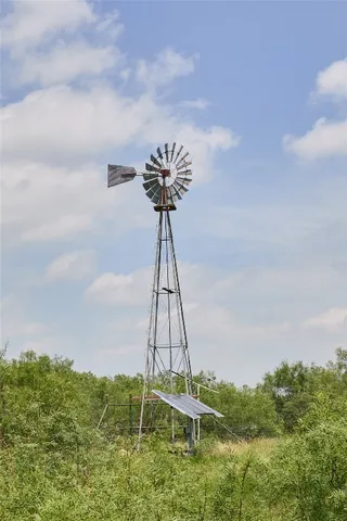 a picture of a city view