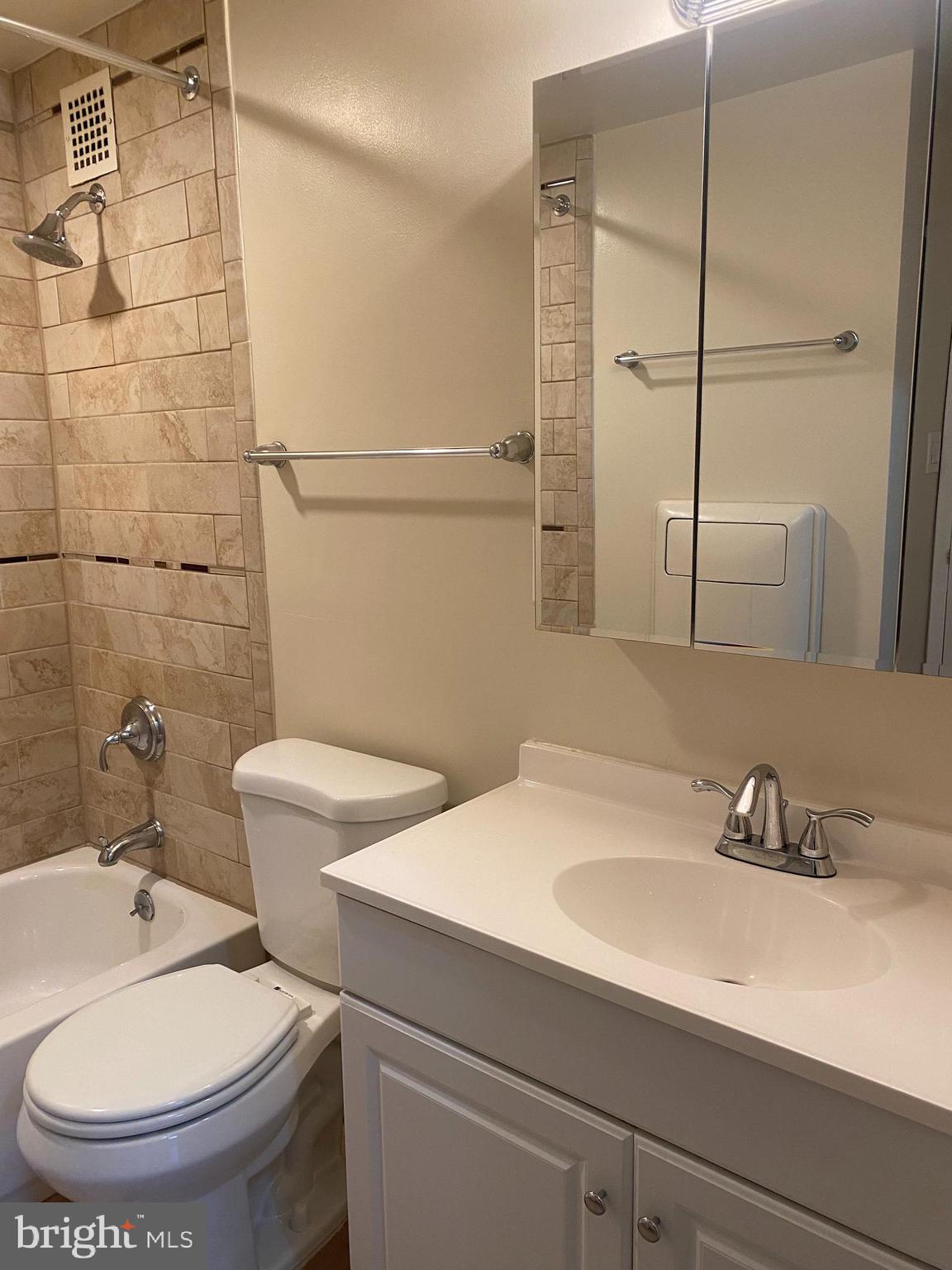 4141 North Henderson Road, Unit 108 Arlington, VA 22203 - Photo 27 of 28