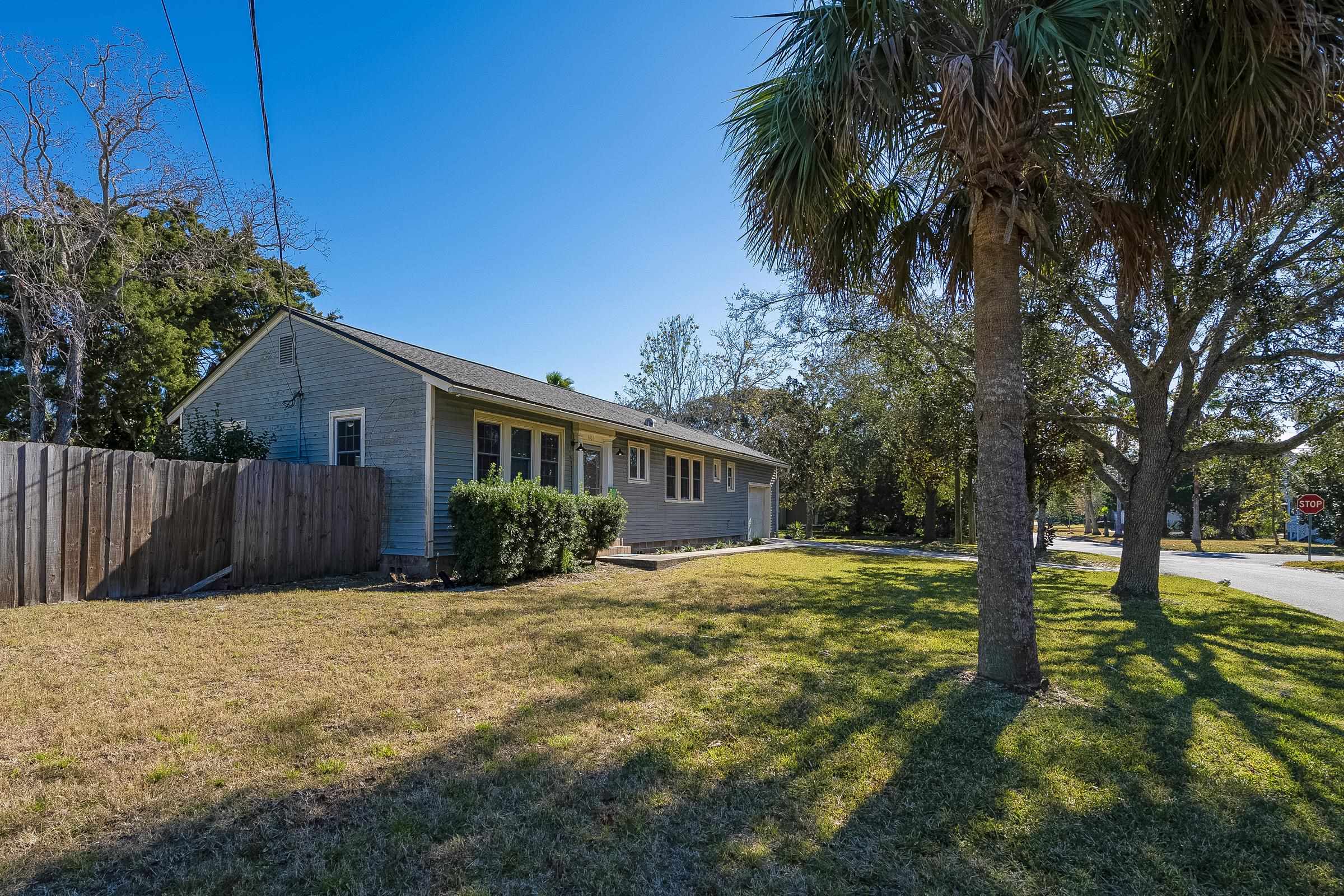 401 Zorayda Avenue St. Augustine, FL 32080 - Photo 36 of 41 a front view of house with yard and trees around