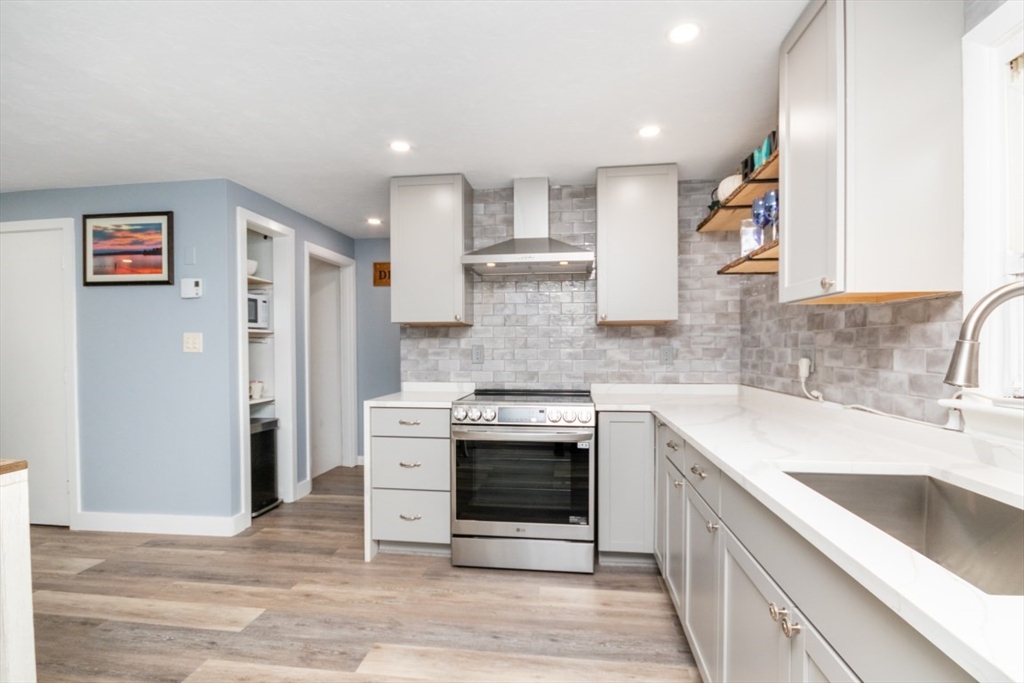 22 North Street, Unit 22 Mansfield, MA 02048 - Photo 9 of 27 Gallery Image 9