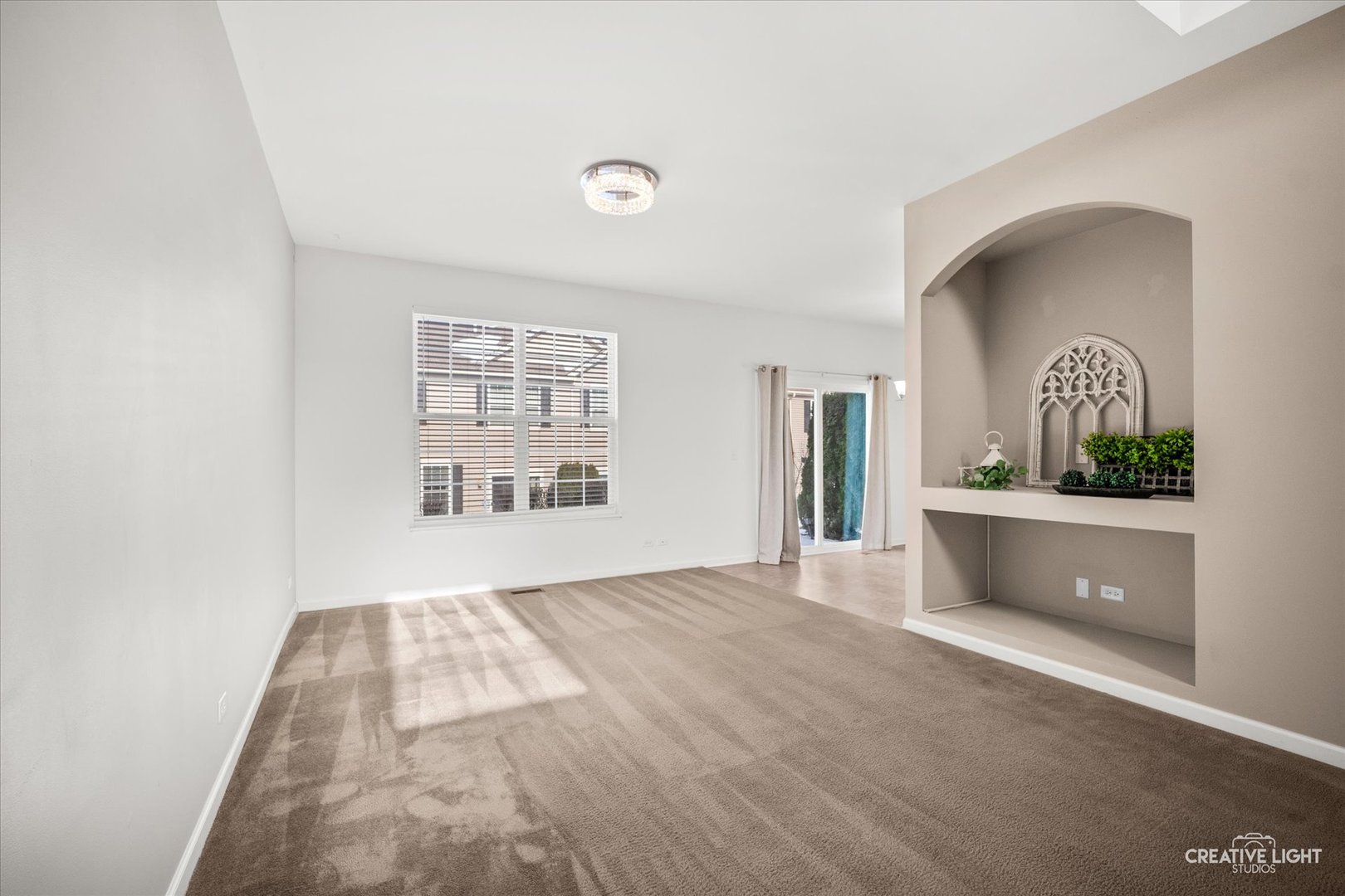 425 South Jade Lane Round Lake, IL 60073 - Photo 3 of 16