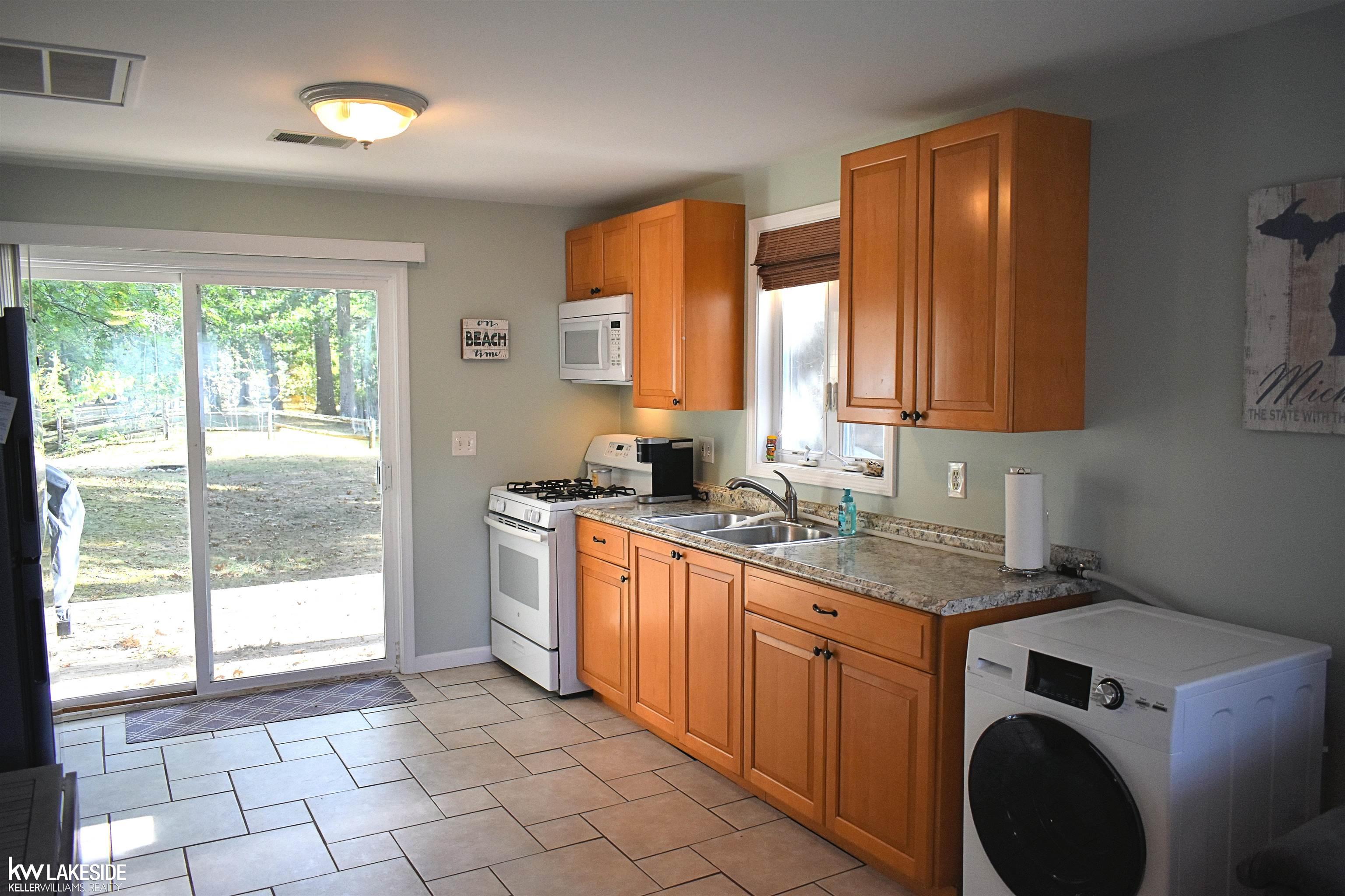 7359 Port Austin Road Caseville, MI 48725 - Photo 4 of 21 50156808-a4329a63-a73c-4472-bfe0-c177acba7a7e.JPG