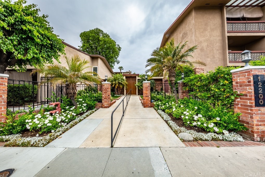 12200 Montecito Road, Unit F105 Seal Beach, CA 90740 - Photo 2 of 38