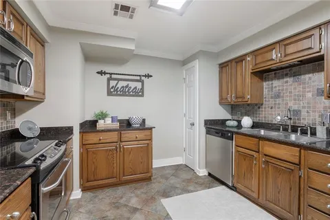 $275,000 | 4716 Annunciation Street, Unit 1B, New Orleans, LA 70115