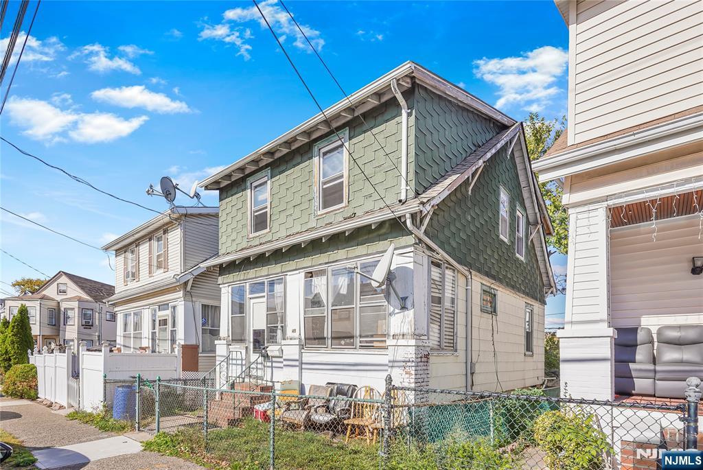 45 Dey Street Paterson, NJ 07503 - Photo 4 of 11
