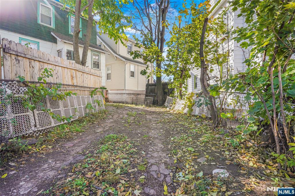 45 Dey Street Paterson, NJ 07503 - Photo 10 of 11