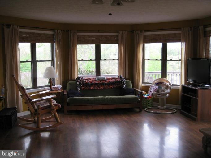1315 Siler Road Winchester, VA 22603 - Photo 5 of 29 Living Room