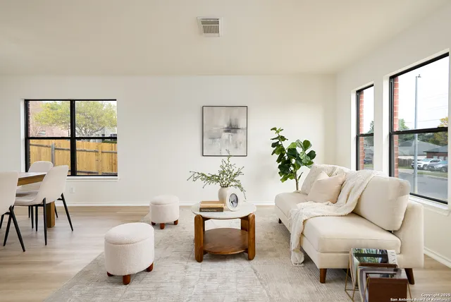 $339,900 | 7103 Rimwood Street, Live Oak, TX 78233