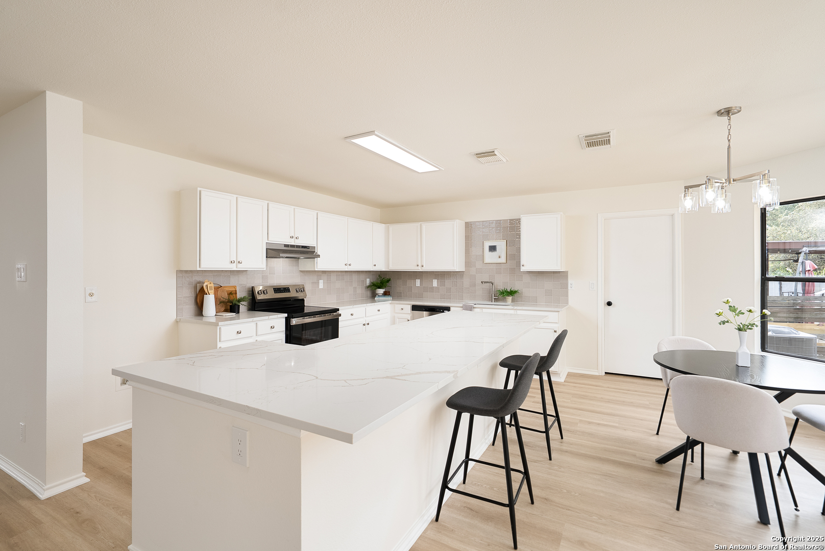 7103 Rimwood Street Live Oak, TX 78233 - Photo 11 of 35