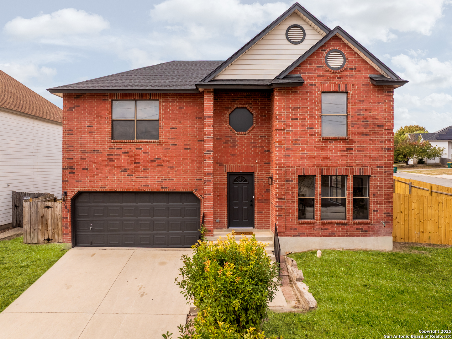 7103 Rimwood Street Live Oak, TX 78233 - Photo 3 of 35