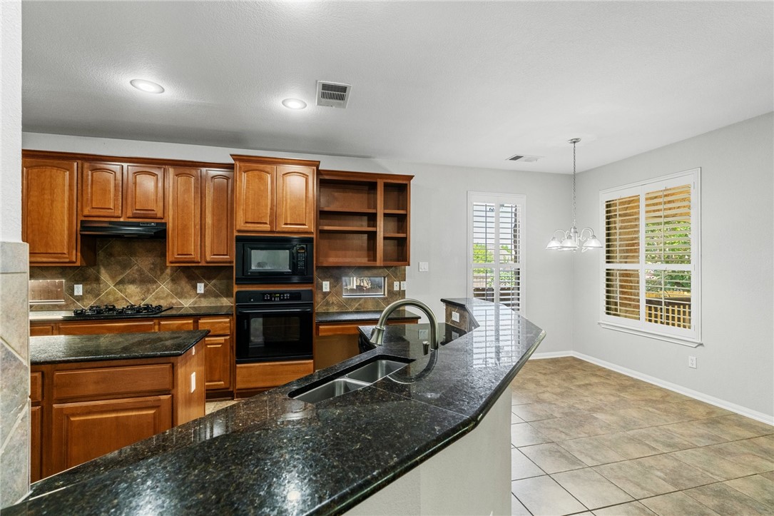 925 Cavalry Ride Trail Austin, TX 78732 - Photo 9 of 26 Gallery Image 9