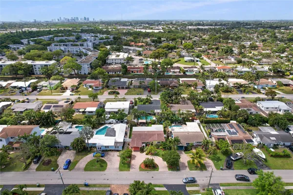 $575,000 | 1736 Northwest 39th Street, Oakland Park, FL 33309