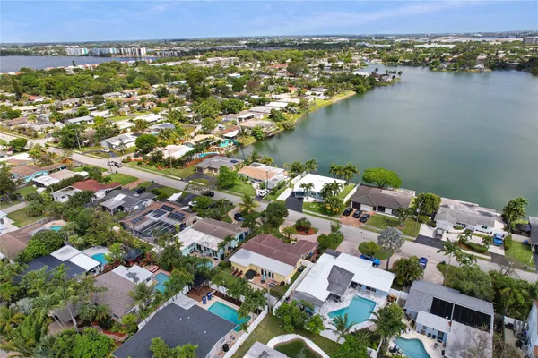 $575,000 | 1736 Northwest 39th Street, Oakland Park, FL 33309