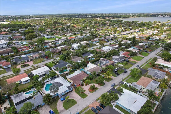 $575,000 | 1736 Northwest 39th Street, Oakland Park, FL 33309